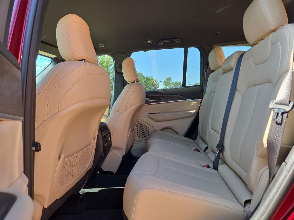 used 2024 Jeep Grand Cherokee car, priced at $37,991