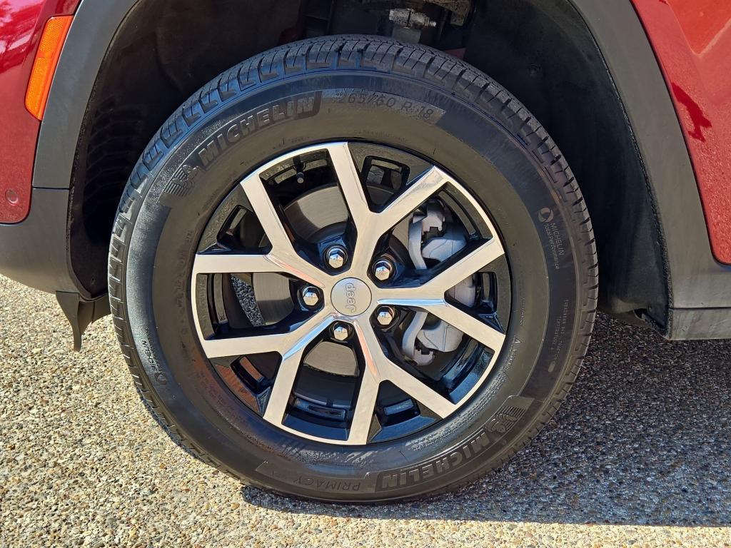 used 2024 Jeep Grand Cherokee car, priced at $37,991