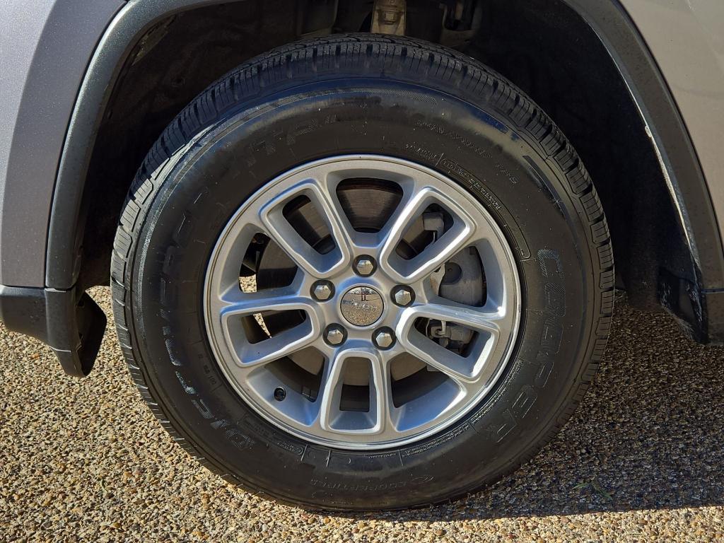 used 2018 Jeep Grand Cherokee car, priced at $16,977