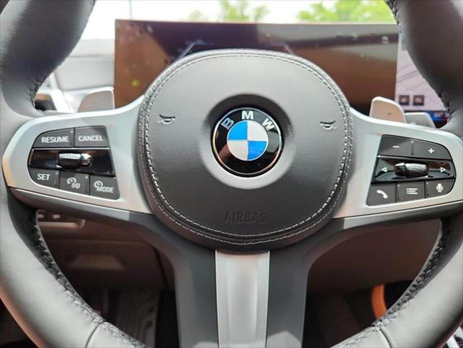 new 2025 BMW X7 car, priced at $94,725