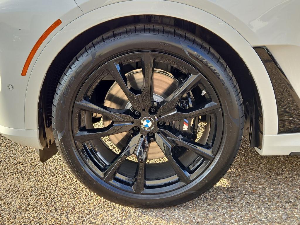 new 2026 BMW X7 car, priced at $104,325