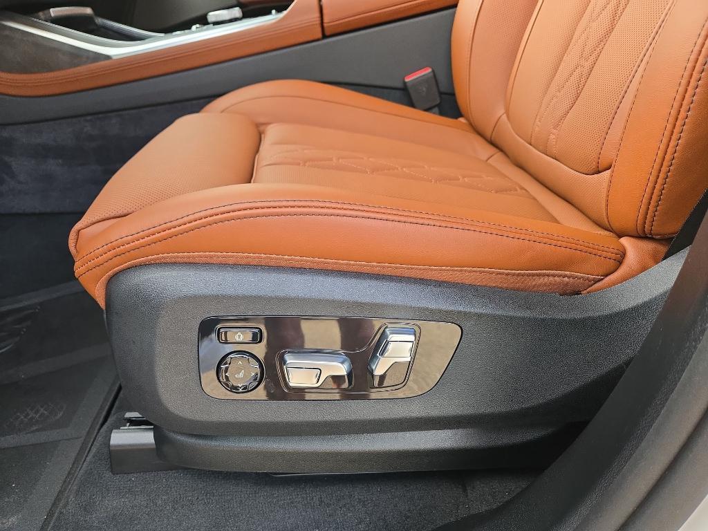 new 2026 BMW X7 car, priced at $104,325