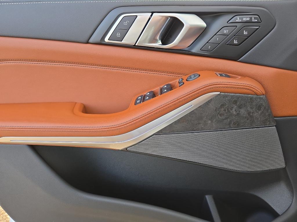 new 2026 BMW X7 car, priced at $104,325