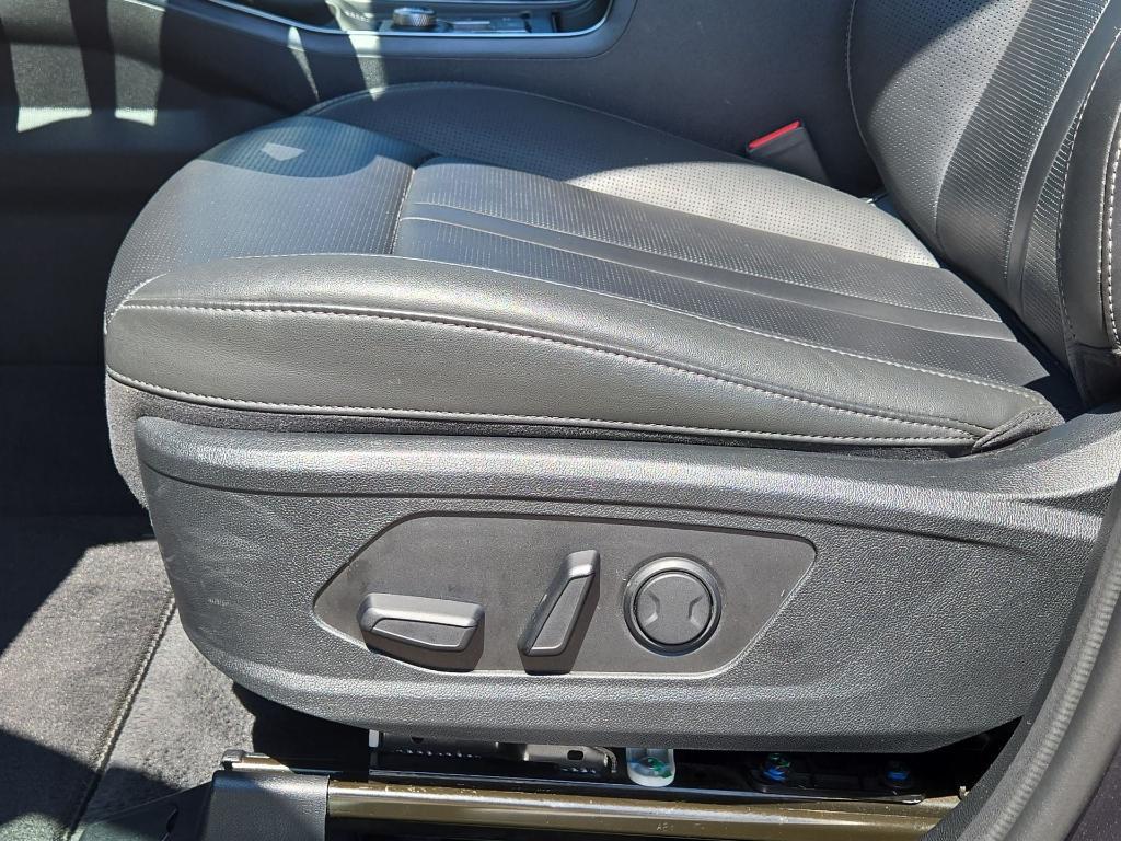 used 2024 Kia Sorento car, priced at $29,101