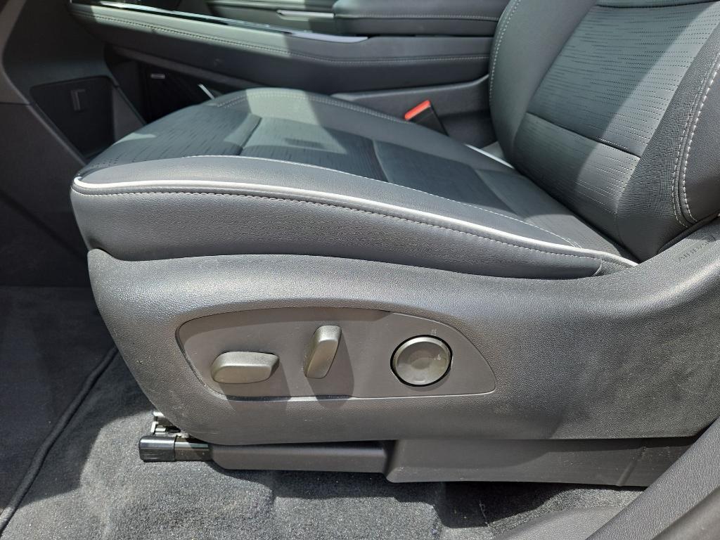 used 2025 Buick Enclave car, priced at $41,181