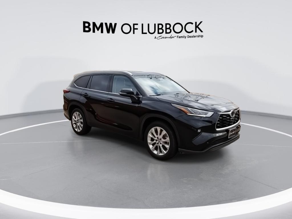 used 2021 Toyota Highlander car, priced at $34,671