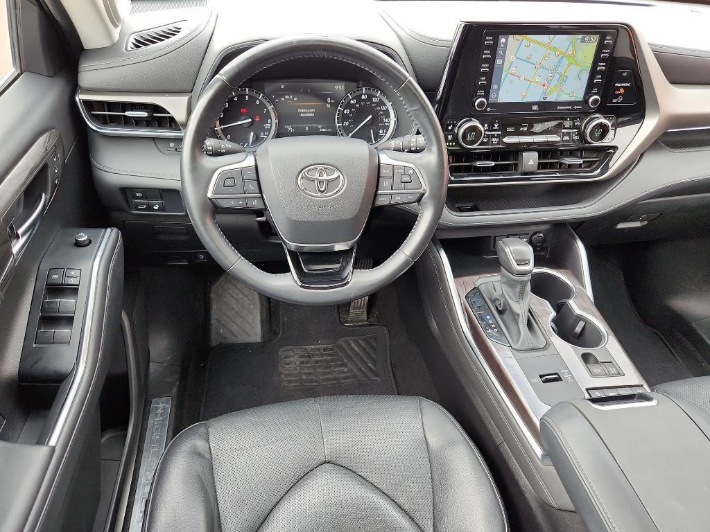 used 2021 Toyota Highlander car, priced at $34,671
