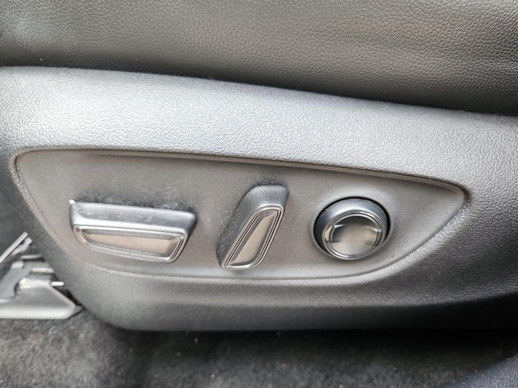 used 2021 Toyota Highlander car, priced at $34,671