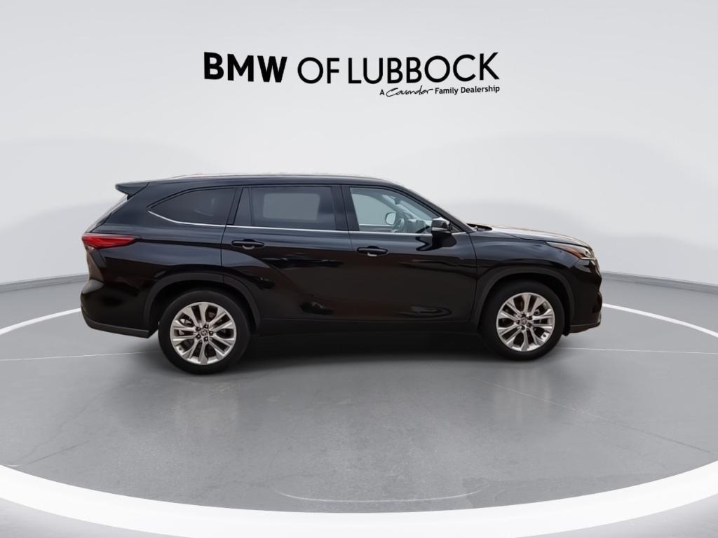 used 2021 Toyota Highlander car, priced at $34,671