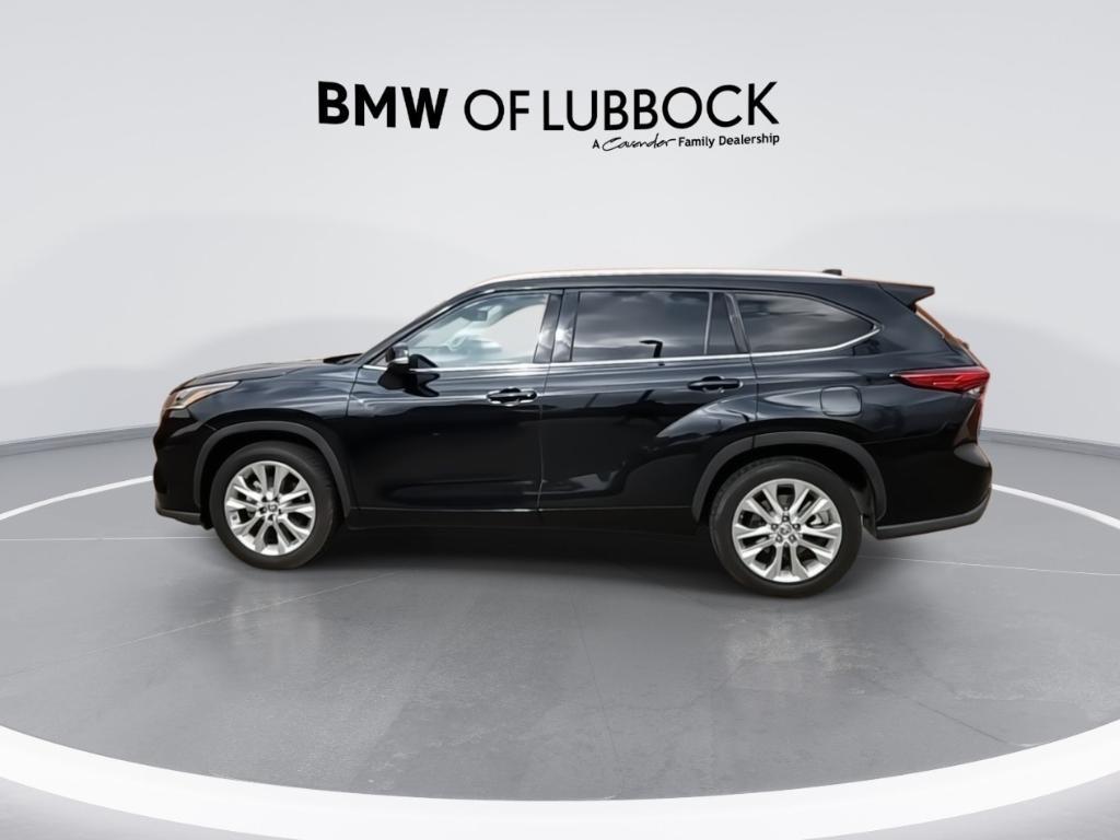 used 2021 Toyota Highlander car, priced at $34,671