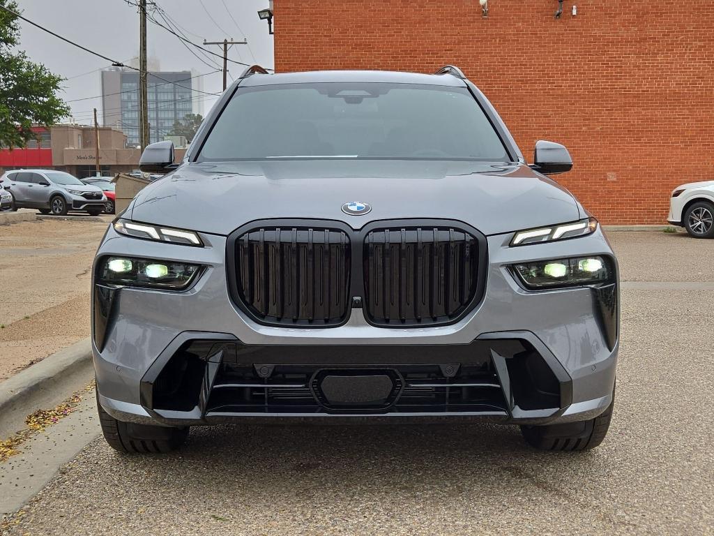 new 2026 BMW X7 car, priced at $102,625