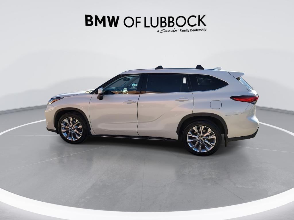 used 2020 Toyota Highlander car, priced at $34,494