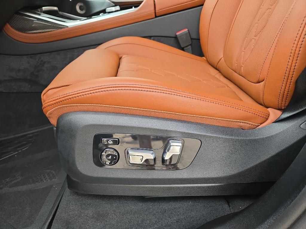 new 2026 BMW X7 car, priced at $126,375