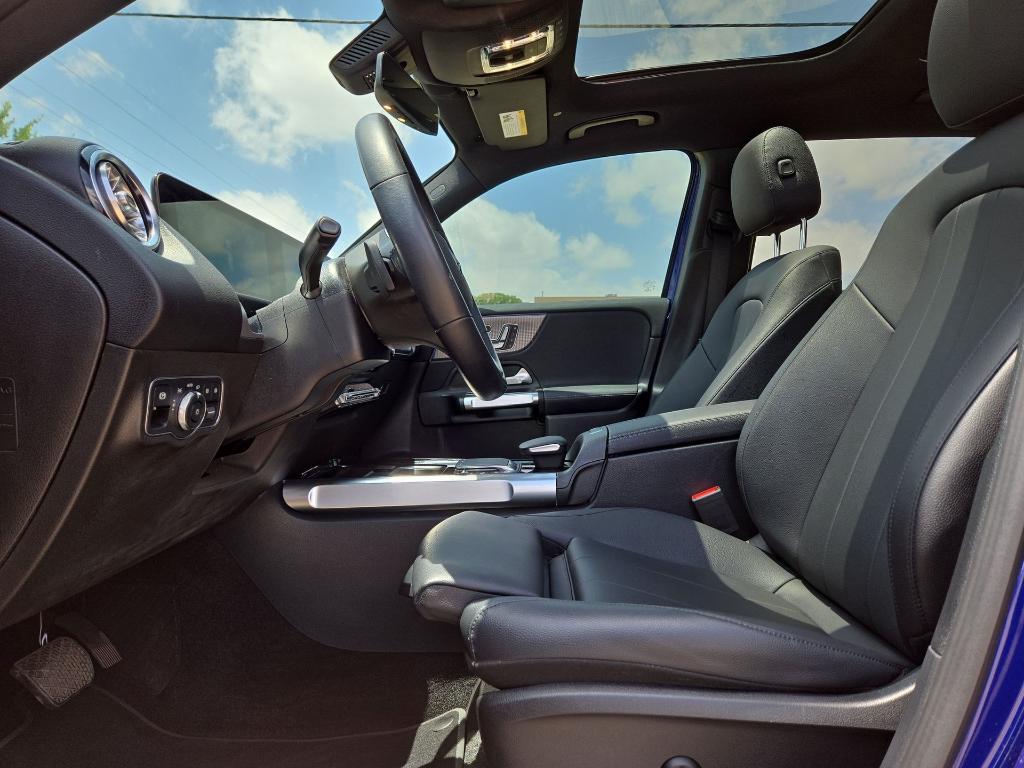 used 2021 Mercedes-Benz GLB 250 car, priced at $29,998