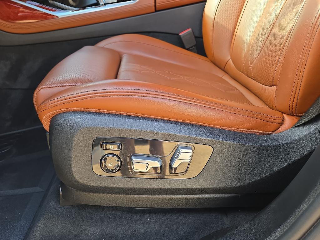 used 2024 BMW ALPINA XB7 car, priced at $107,491