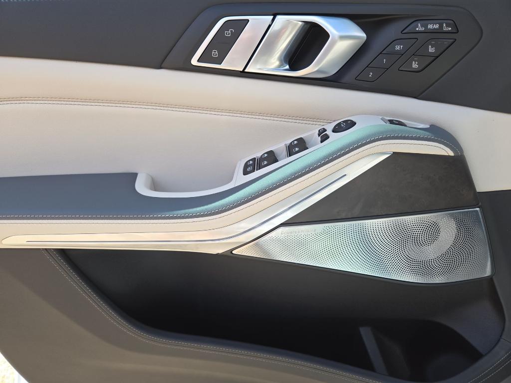 new 2026 BMW X7 car, priced at $126,775