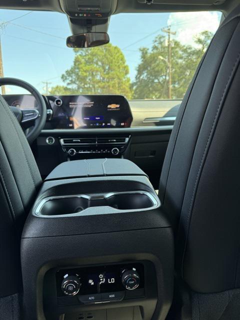new 2026 Chevrolet Traverse car, priced at $44,255