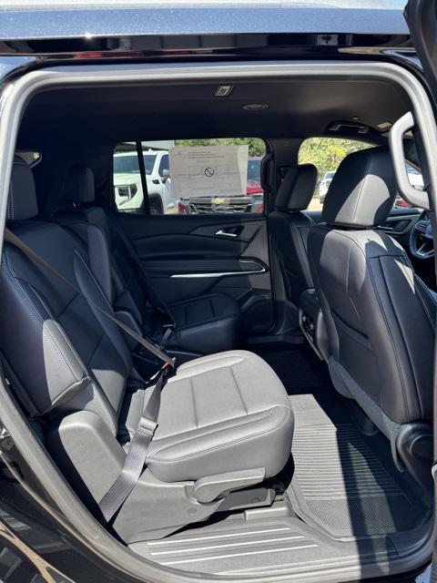 new 2026 Chevrolet Traverse car, priced at $44,255