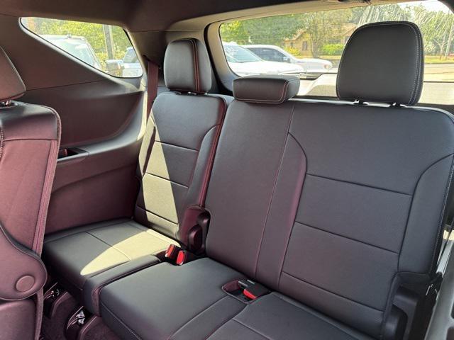 new 2026 Chevrolet Traverse car, priced at $44,255