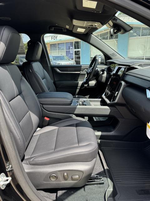 new 2025 GMC Acadia car, priced at $51,290