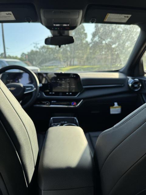 new 2026 Chevrolet Equinox car, priced at $32,410