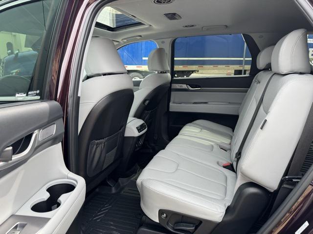 used 2024 Hyundai Palisade car, priced at $37,249