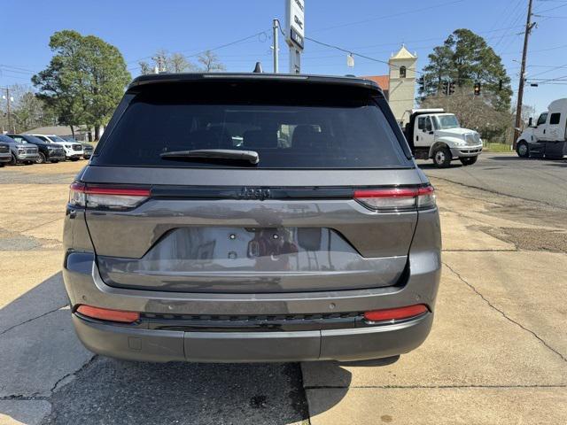 used 2024 Jeep Grand Cherokee car, priced at $35,899