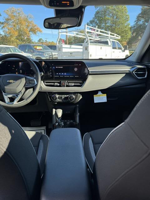 new 2025 Chevrolet TrailBlazer car, priced at $30,365