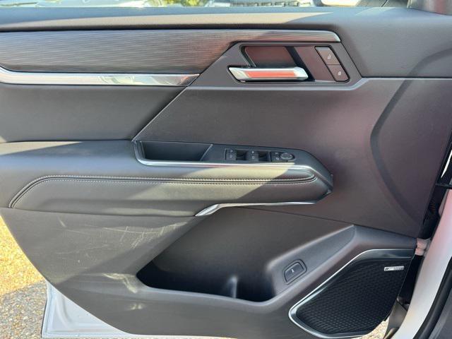 used 2025 GMC Acadia car, priced at $38,519