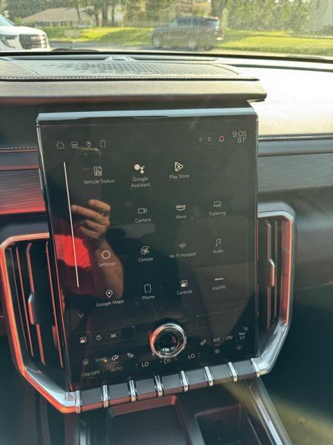 used 2025 GMC Acadia car, priced at $38,519