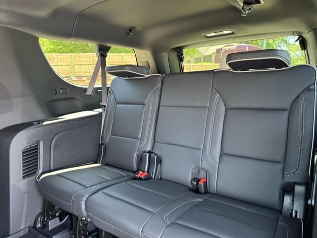 new 2025 Chevrolet Suburban car, priced at $81,610