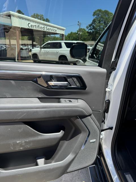 new 2025 Chevrolet Suburban car, priced at $81,610