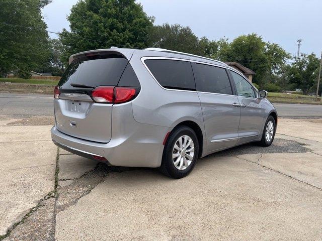 used 2018 Chrysler Pacifica car, priced at $14,962