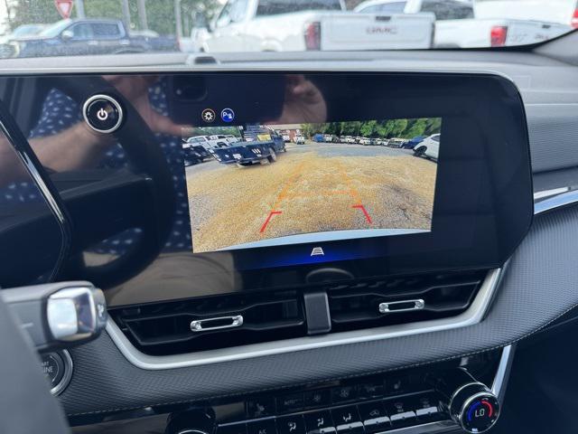 new 2026 Chevrolet Equinox car, priced at $33,415