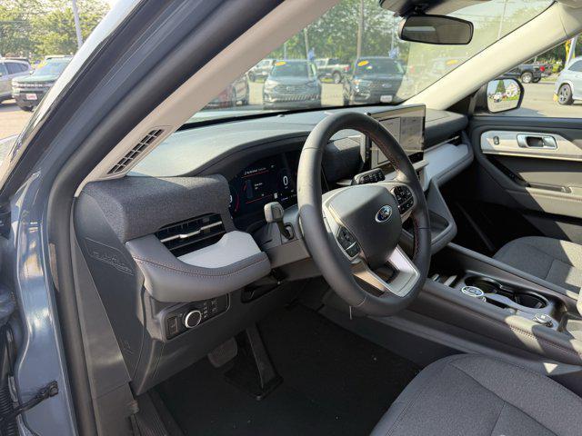 new 2025 Ford Explorer car, priced at $40,880
