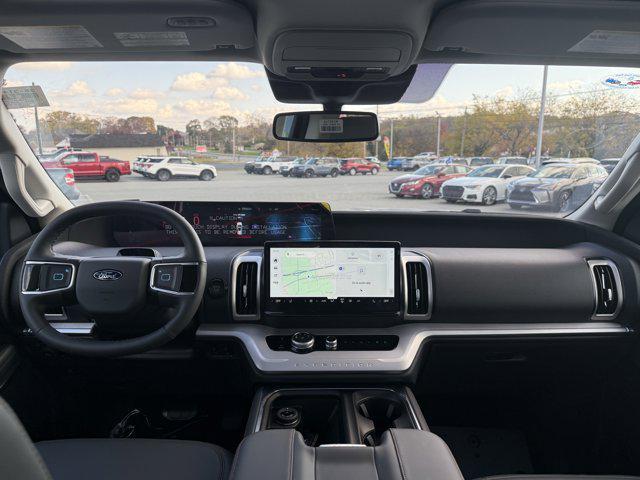 new 2025 Ford Expedition car, priced at $72,189