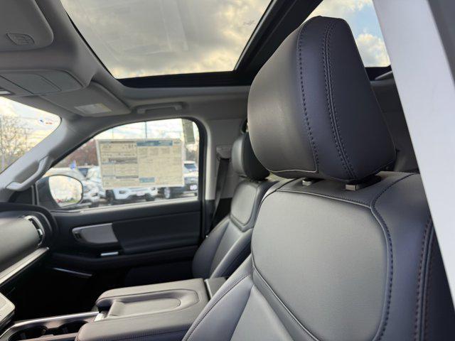 new 2025 Ford Expedition car, priced at $72,189