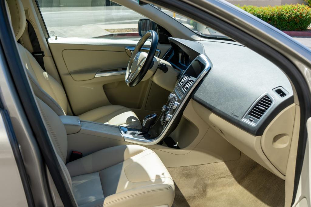 used 2016 Volvo XC60 car, priced at $13,980