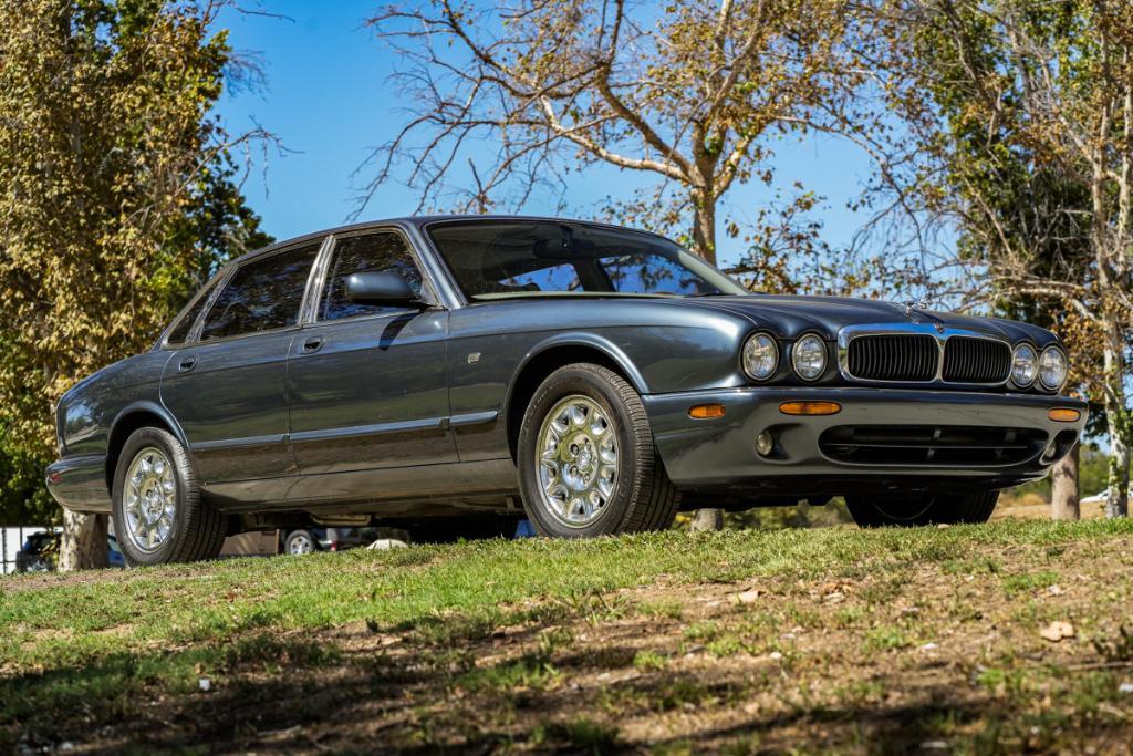 used 1999 Jaguar XJ8 car, priced at $5,980