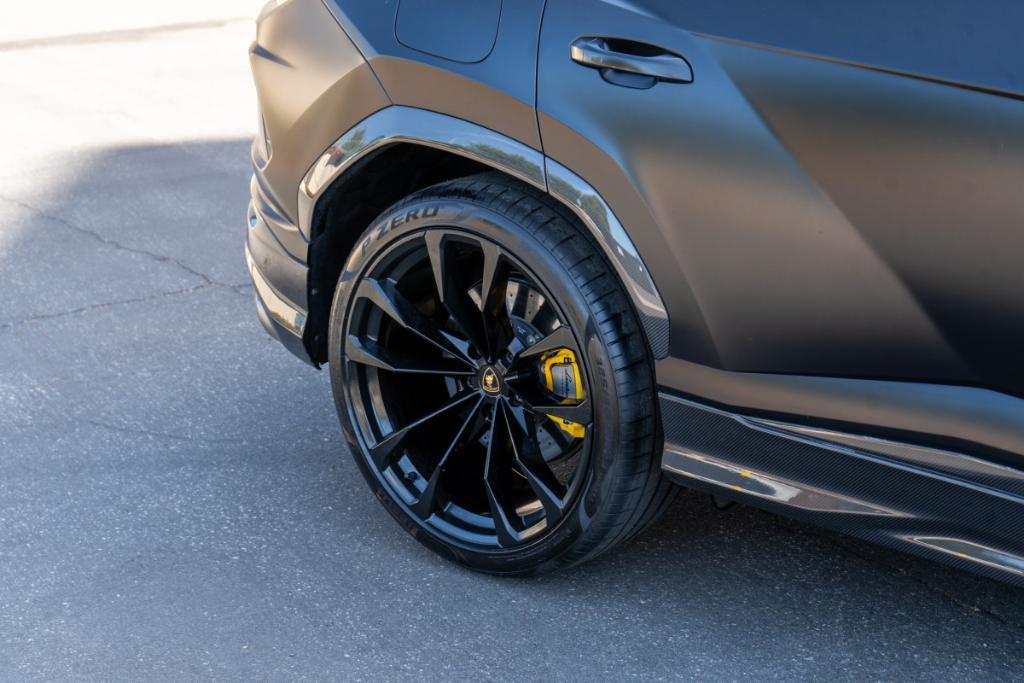 used 2021 Lamborghini Urus car, priced at $189,980
