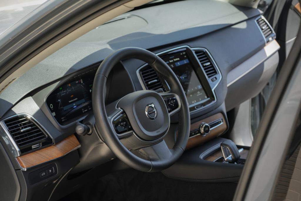 used 2023 Volvo XC90 Recharge Plug-In Hybrid car
