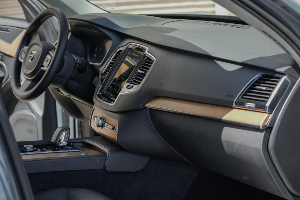 used 2023 Volvo XC90 Recharge Plug-In Hybrid car