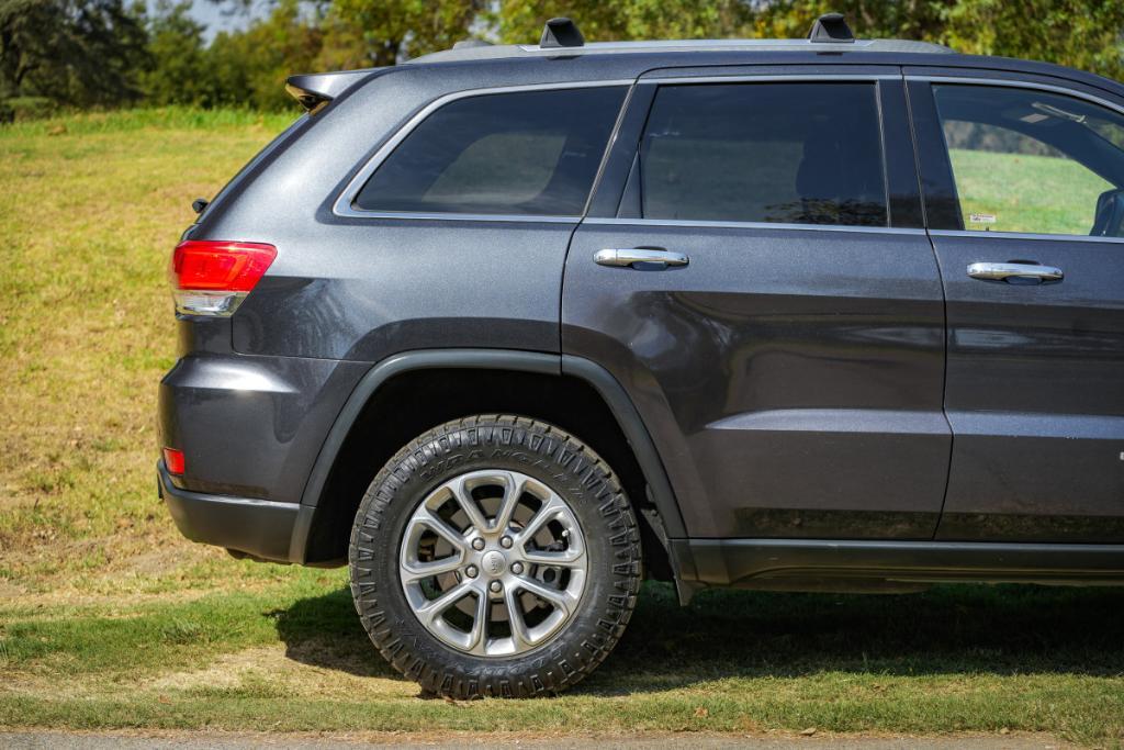 used 2014 Jeep Grand Cherokee car, priced at $13,480