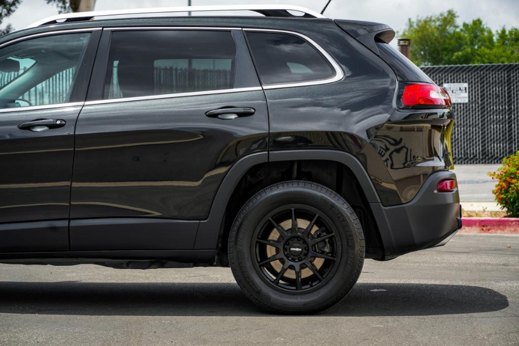 used 2015 Jeep Cherokee car