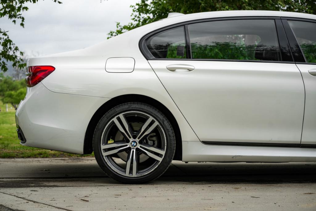 used 2019 BMW 740 car