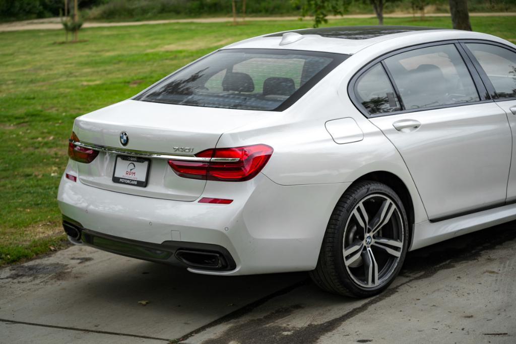 used 2019 BMW 740 car