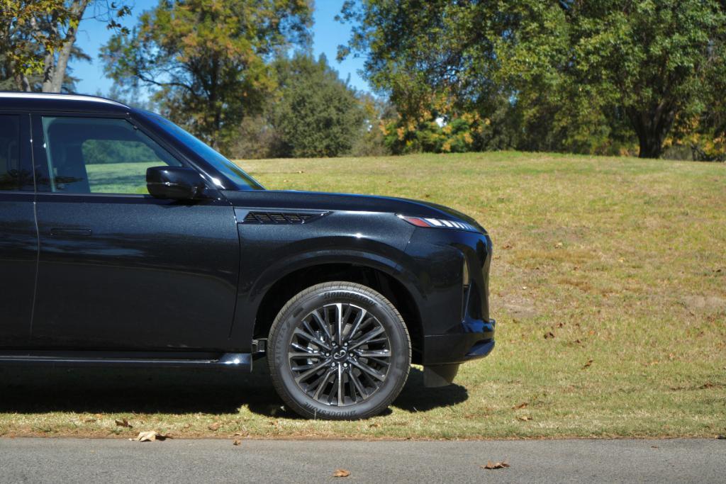 used 2025 INFINITI QX80 car, priced at $108,980