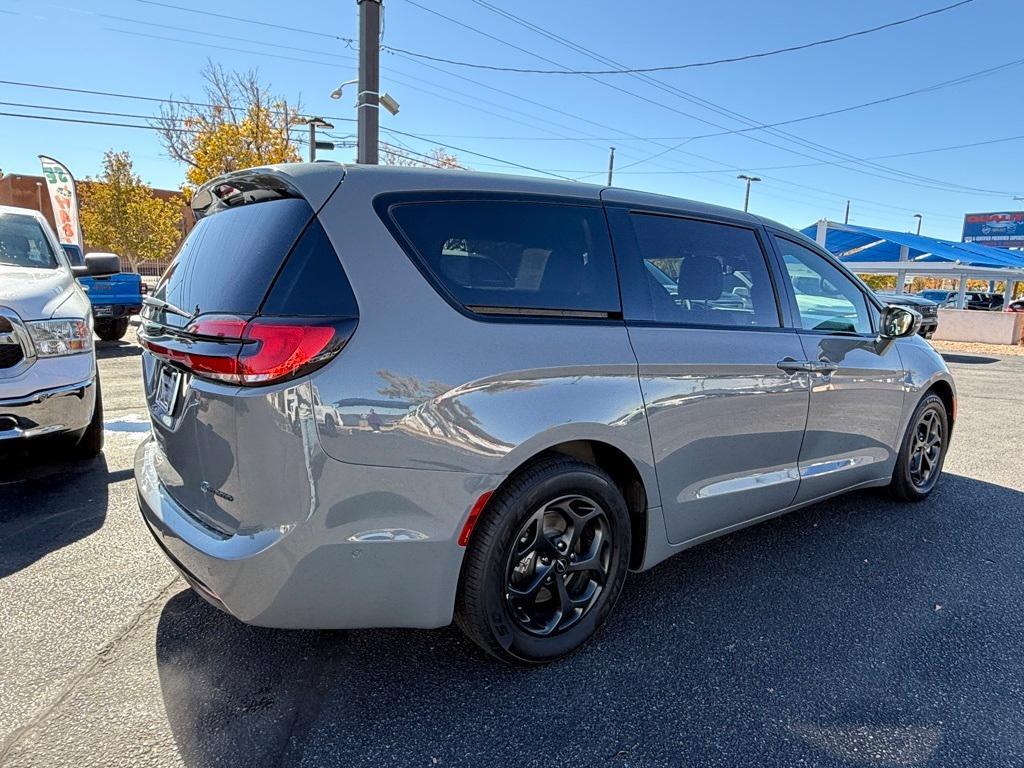 used 2022 Chrysler Pacifica Hybrid car, priced at $29,883