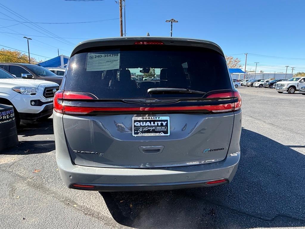 used 2022 Chrysler Pacifica Hybrid car, priced at $29,883