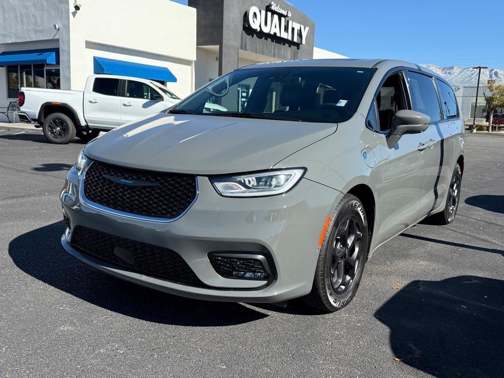 used 2022 Chrysler Pacifica Hybrid car, priced at $29,883